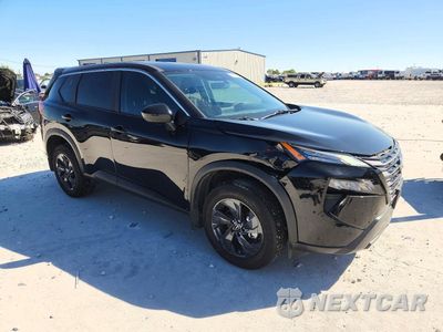 Czwarte zdjęcie samochodu z boku: 2026 NISSAN ROGUE SV VIN:5N1BT3BA1TC799597 - miniatura