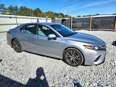 Czwarte zdjęcie samochodu z boku: 2018 TOYOTA CAMRY SE VIN:4T1B11HK8JU653697 - miniatura