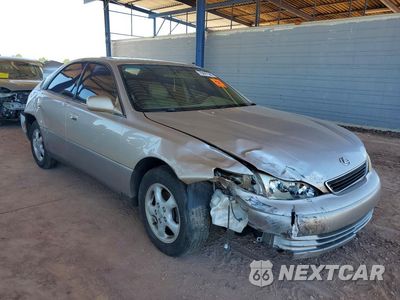 Czwarte zdjęcie samochodu z boku: 1998 LEXUS ES 300 VIN:JT8BF28GXW5040214 - miniatura