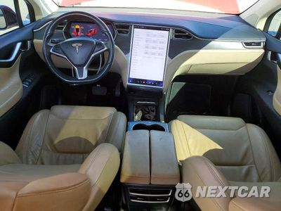 Zdjęcie 8 z 13 samochodu: 2017 TESLA MODEL X VIN:5YJXCBE29HF059315 - miniatura