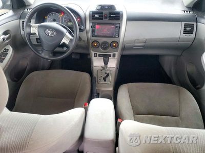 Zdjęcie 8 z 12 samochodu: 2012 TOYOTA COROLLA LE VIN:2T1BU4EE4CC882292 - miniatura
