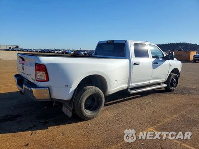Trzecie zdjęcie samochodu z tyłu: 2024 RAM 3500 TRADESMAN VIN:3C63RRGL1RG120980 - miniatura