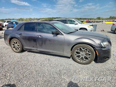 Czwarte zdjęcie samochodu z boku: 2015 CHRYSLER 300 S VIN:2C3CCAGG2FH922954 - miniatura