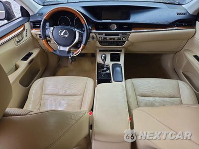 Zdjęcie 8 z 13 samochodu: 2013 LEXUS ES 300H VIN:JTHBW1GG6D2005129 - miniatura