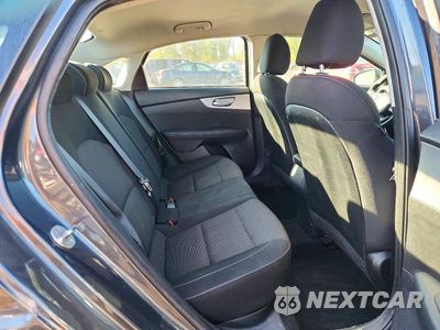 Zdjęcie 10 z 13 samochodu: 2023 KIA FORTE LXS VIN:3KPF24AD4PE579007 - miniatura