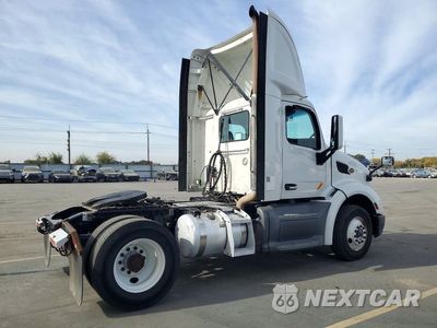 Trzecie zdjęcie samochodu z tyłu: 2018 PETERBILT 579 SEMI TRUCK VIN:1XPBA48X3JD478260 - miniatura