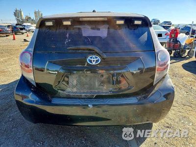 Zdjęcie 6 z 12 samochodu: 2014 TOYOTA PRIUS C ONE VIN:JTDKDTB32E1084460 - miniatura