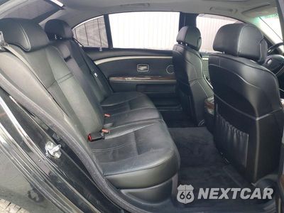Zdjęcie 10 z 12 samochodu: 2007 BMW 750 VIN:WBAHN83547DT77084 - miniatura