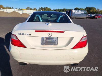 Zdjęcie 6 z 12 samochodu: 2013 MERCEDES-BENZ SLK 250 VIN:WDDPK4HA8DF071081 - miniatura