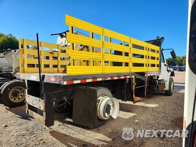 Trzecie zdjęcie samochodu z tyłu: 2014 FREIGHTLINER BUSINESS CLASS M2 FLATBED TRUCK VIN:1FVACXDT1EHFR6972 - miniatura
