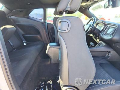 Zdjęcie 10 z 12 samochodu: 2019 DODGE CHALLENGER SXT VIN:2C3CDZAG9KH561687 - miniatura