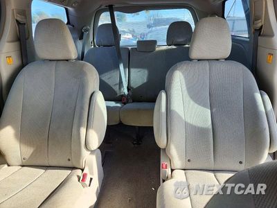 Zdjęcie 10 z 13 samochodu: 2011 TOYOTA SIENNA BASE 7-PASSENGER VIN:5TDKA3DC4BS005956 - miniatura