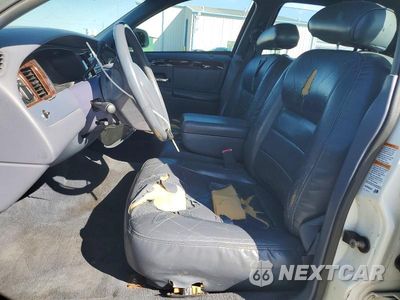 Zdjęcie 7 z 12 samochodu: 2000 LINCOLN TOWN CAR SIGNATURE VIN:1LNHM82W9YY852895 - miniatura