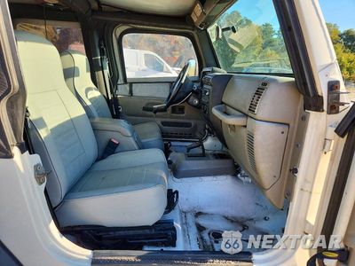 Zdjęcie 11 z 13 samochodu: 2004 JEEP WRANGLER / TJ SPORT VIN:1J4FA49S44P707452 - miniatura