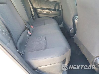 Zdjęcie 10 z 12 samochodu: 2019 TOYOTA C-HR LE VIN:NMTKHMBX2KR090575 - miniatura
