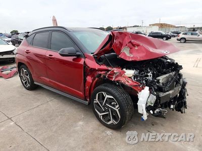 Czwarte zdjęcie samochodu z boku: 2024 HYUNDAI KONA N LINE VIN:KM8HA3A39RU167601 - miniatura