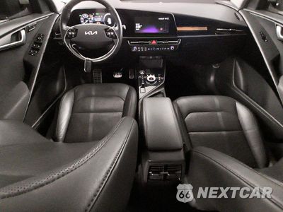 Zdjęcie 8 z 13 samochodu: 2023 KIA NIRO WAVE VIN:KNDCT3L15P5015536 - miniatura
