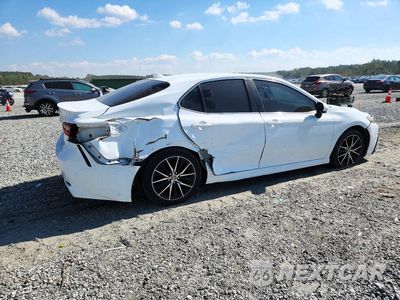 Trzecie zdjęcie samochodu z tyłu: 2021 TOYOTA CAMRY SE VIN:4T1G11AK8MU558853 - miniatura