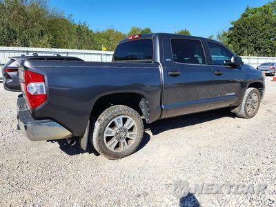 Trzecie zdjęcie samochodu z tyłu: 2016 TOYOTA TUNDRA CREWMAX SR5 VIN:5TFEM5F18GX097151 - miniatura