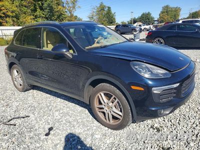 Czwarte zdjęcie samochodu z boku: 2016 PORSCHE CAYENNE VIN:WP1AA2A28GKA13881 - miniatura