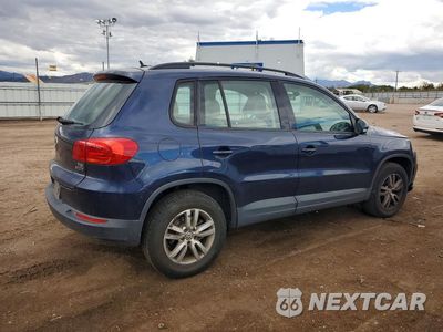 Trzecie zdjęcie samochodu z tyłu: 2016 VOLKSWAGEN TIGUAN S VIN:WVGBV7AX0GW527490 - miniatura