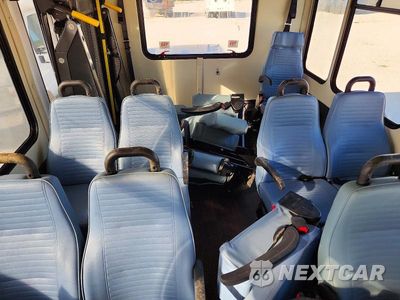 Zdjęcie 10 z 13 samochodu: 2021 FORD E350 SHUTTLE BUS VIN:1FDEE3FN0MDC10801 - miniatura