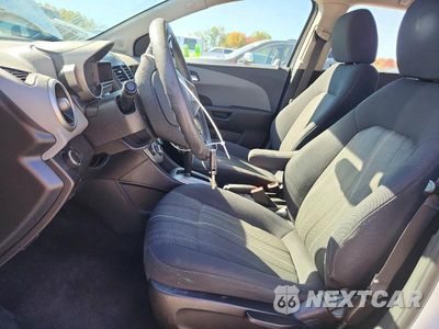 Zdjęcie 7 z 12 samochodu: 2015 CHEVROLET SONIC LT VIN:1G1JC6SH6F4166924 - miniatura