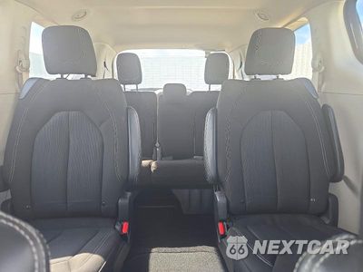 Zdjęcie 10 z 13 samochodu: 2024 CHRYSLER VOYAGER LX VIN:2C4RC1CG1RR186311 - miniatura