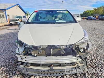 Piąte zdjęcie samochodu w środku: 2016 TOYOTA PRIUS FOUR VIN:JTDKARFU0G3026613 - miniatura
