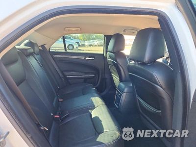 Zdjęcie 10 z 13 samochodu: 2019 CHRYSLER 300 TOURING VIN:2C3CCAAG2KH760875 - miniatura