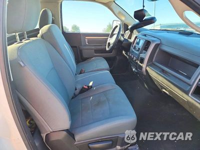 Zdjęcie 10 z 12 samochodu: 2018 RAM 1500 ST VIN:3C6JR6DT4JG210039 - miniatura
