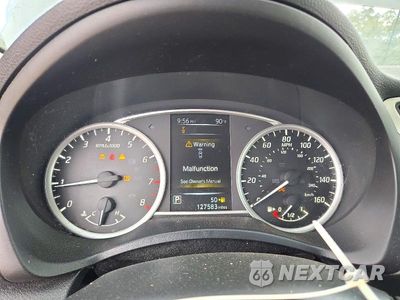 Zdjęcie 9 z 12 samochodu: 2018 NISSAN SENTRA SV VIN:3N1AB7AP2JL646344 - miniatura