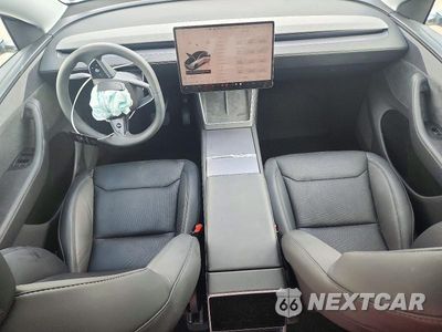 Zdjęcie 8 z 13 samochodu: 2026 TESLA MODEL Y VIN:7SAYGDEE1TA443239 - miniatura