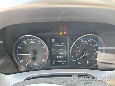 Zdjęcie 9 z 13 samochodu: 2018 TOYOTA RAV4 XLE VIN:JTMWFREV3JJ734077 - miniatura