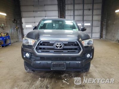 Piąte zdjęcie samochodu w środku: 2016 TOYOTA TACOMA SR5 V6 VIN:5TFSZ5AN3GX037552 - miniatura