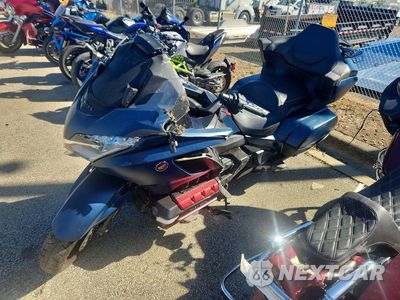 Trzecie zdjęcie samochodu z tyłu: 2022 HONDA GL1800 B VIN:JH2SC7947NK400123 - miniatura