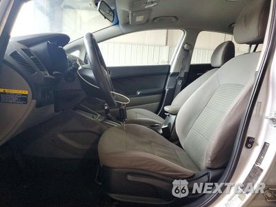 Zdjęcie 7 z 12 samochodu: 2014 KIA FORTE LX VIN:KNAFX4A60E5105905 - miniatura