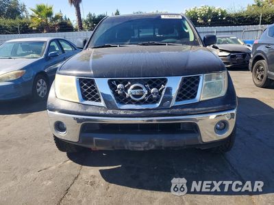 Piąte zdjęcie samochodu w środku: 2005 NISSAN FRONTIER SE VIN:1N6AD06U45C421497 - miniatura