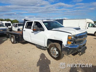 Czwarte zdjęcie samochodu z boku: 2018 CHEVROLET SILVERADO K3500 VIN:1GB4KYCY0JF253107 - miniatura