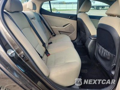 Zdjęcie 10 z 13 samochodu: 2014 KIA OPTIMA LX VIN:5XXGM4A79EG334684 - miniatura