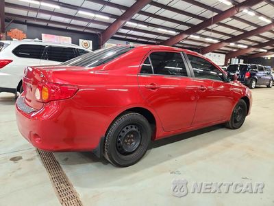 Trzecie zdjęcie samochodu z tyłu: 2010 TOYOTA COROLLA LE VIN:2T1BU4EE0AC313680 - miniatura