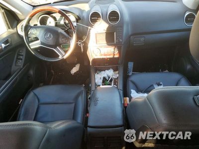 Zdjęcie 8 z 13 samochodu: 2010 MERCEDES-BENZ ML 550 4MATIC VIN:4JGBB7CB0AA546104 - miniatura