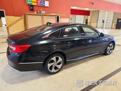 Trzecie zdjęcie samochodu z tyłu: 2018 HONDA ACCORD EX VIN:1HGCV1F41JA054788 - miniatura