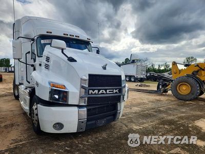 Czwarte zdjęcie samochodu z boku: 2024 MACK ANTHEM SEMI TRUCK VIN:1M1AN4GY4RM041701 - miniatura