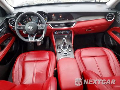Zdjęcie 8 z 13 samochodu: 2021 ALFA ROMEO STELVIO TI VIN:ZASPAKBN6M7D09458 - miniatura