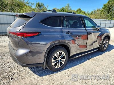 Trzecie zdjęcie samochodu z tyłu: 2022 TOYOTA HIGHLANDER HYBRID XLE VIN:5TDGARAH7NS513092 - miniatura