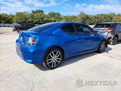 Trzecie zdjęcie samochodu z tyłu: 2016 SCION TC BASE VIN:JTKJF5C75GJ022209 - miniatura
