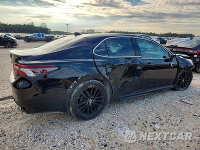 Trzecie zdjęcie samochodu z tyłu: 2021 TOYOTA CAMRY XSE VIN:4T1K61AK0MU543145 - miniatura