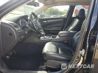 Zdjęcie 7 z 12 samochodu: 2019 CHRYSLER 300 TOURING VIN:2C3CCARG0KH573414 - miniatura