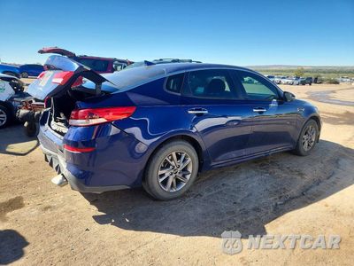 Trzecie zdjęcie samochodu z tyłu: 2020 KIA OPTIMA LX VIN:5XXGT4L34LG397735 - miniatura